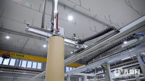 專精特新看中國 會學(xué)習(xí) 的機(jī)器人上崗智能工廠 讓碳纖維箭桿誤差控制在微米