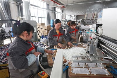 自主研發拓市場